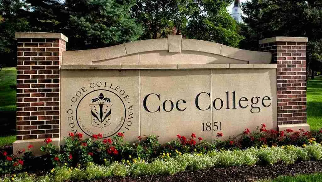 The Coe College Global Leadership Scholarship